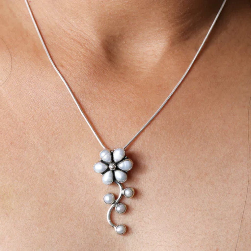 Floral Pearl Pendant